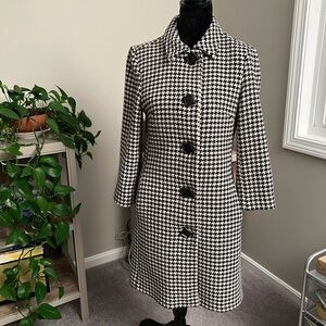 Petite Sophisticate coat Size S
